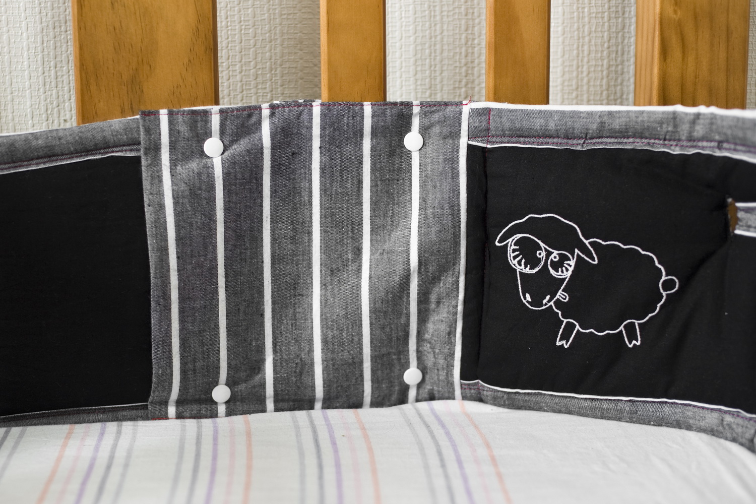 Chromatophobic Reversible Cot Bumper Tutorial