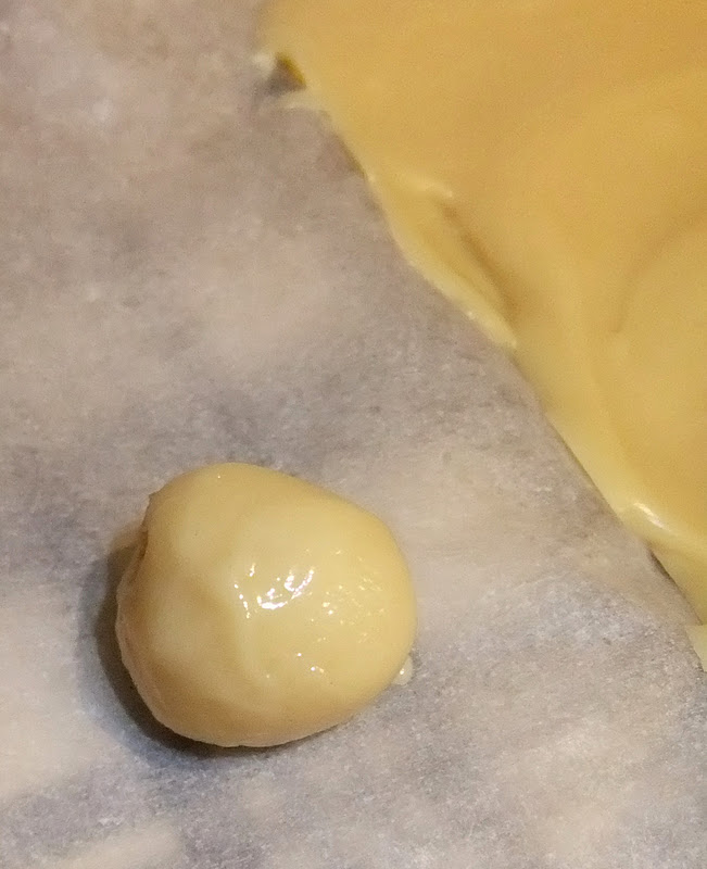 GretalRabbit Writes White Chocolate Baileys Truffles )