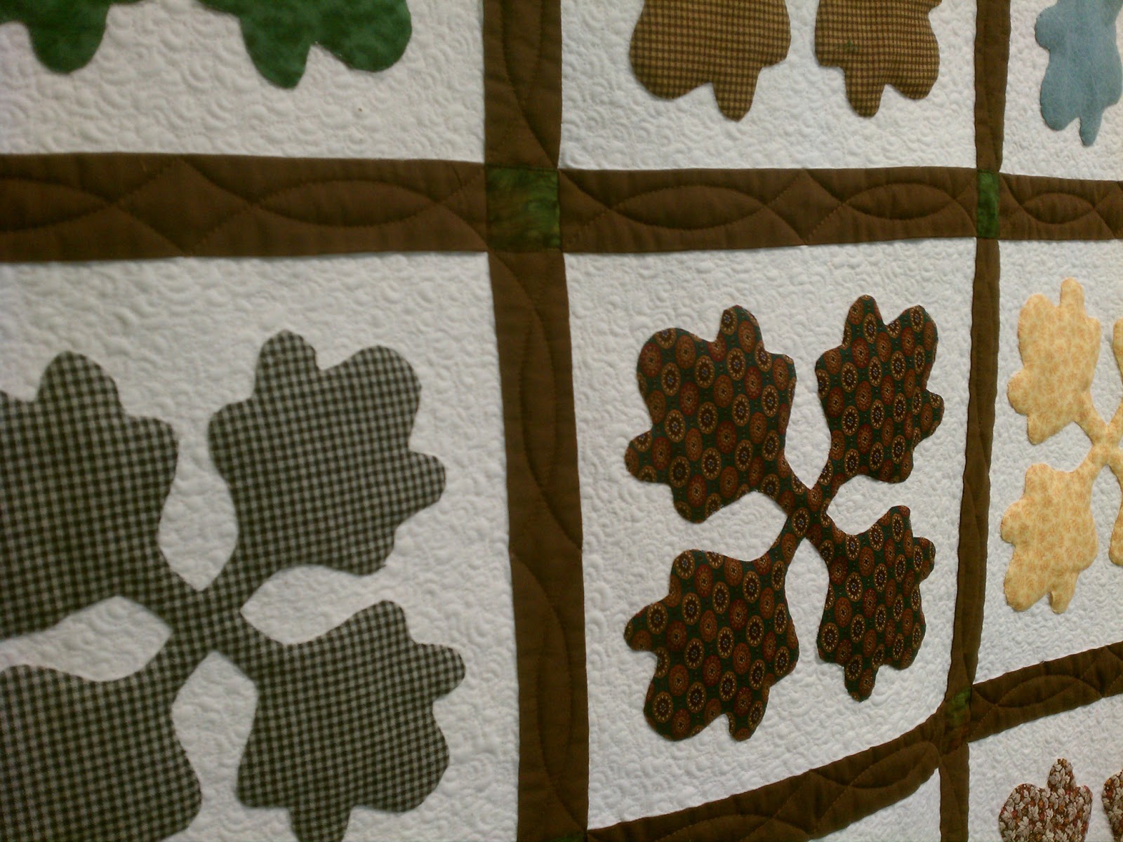 Back Porch Quiltworks Custom oak leaf quilt