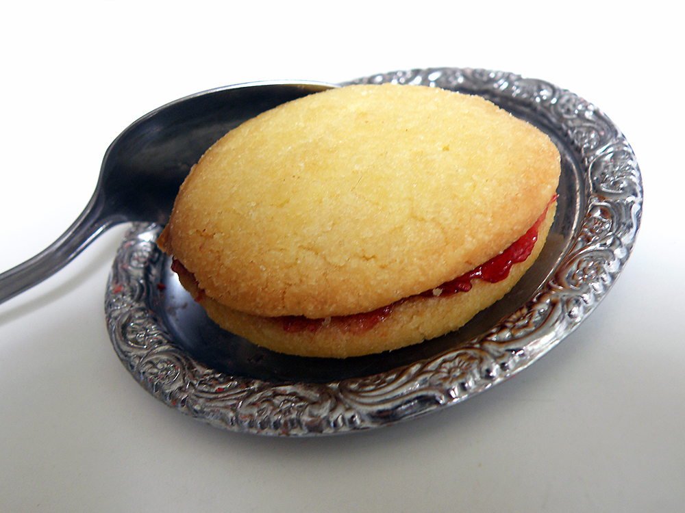 Mämmi Spoon Biscuits ‒ Lusikkaleivät