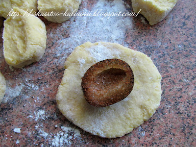 Картофельные гамбовцы со сливой (Szilvásgombóc)