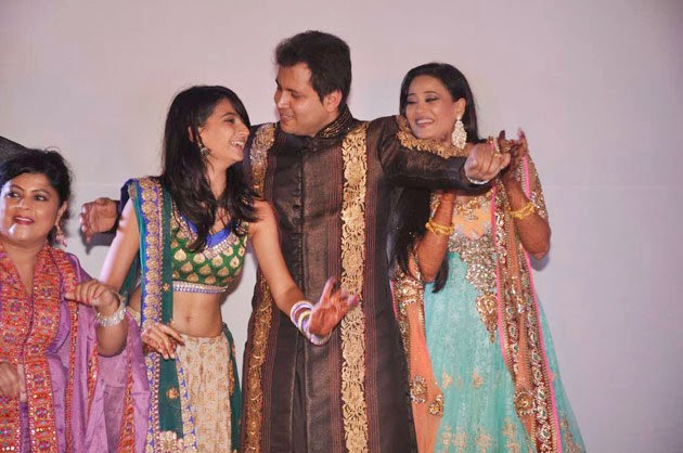 Shweta Tiwari's Wedding Wallpaper With Her daughter