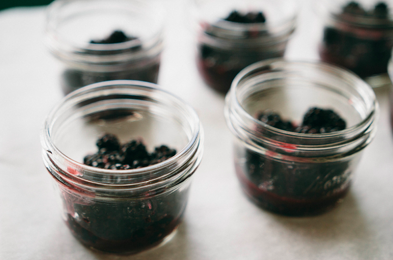 a bit of sunshine blackberry cobbler in tiny mason jars + a ten on ten