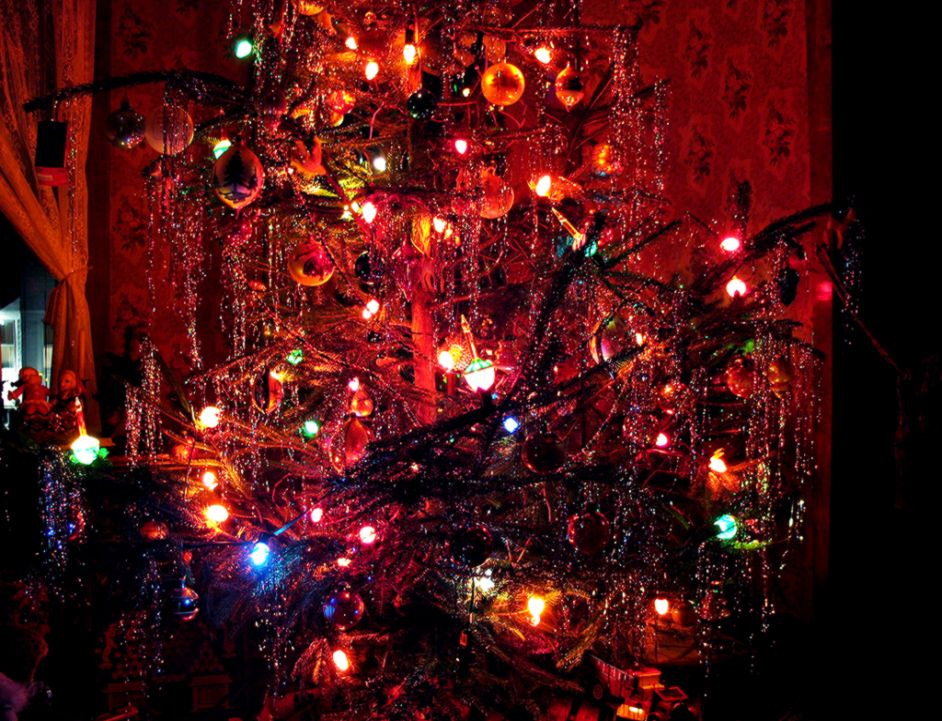 Old Fashioned Christmas Tree 1940s style OldHouseGuy Blog Old Fashioned Christmas Tree 1940s style OldHouseGuy Blog