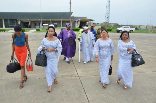 Alaafin of Oyo & his 4 wives arrive Abuja [Photos]