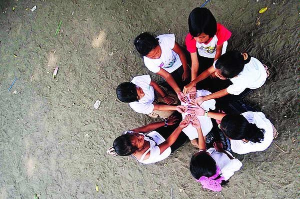 Mainan Tradisional Indonesia Tempoe Doeloe: CUBLAK CUBLAK SUWENG