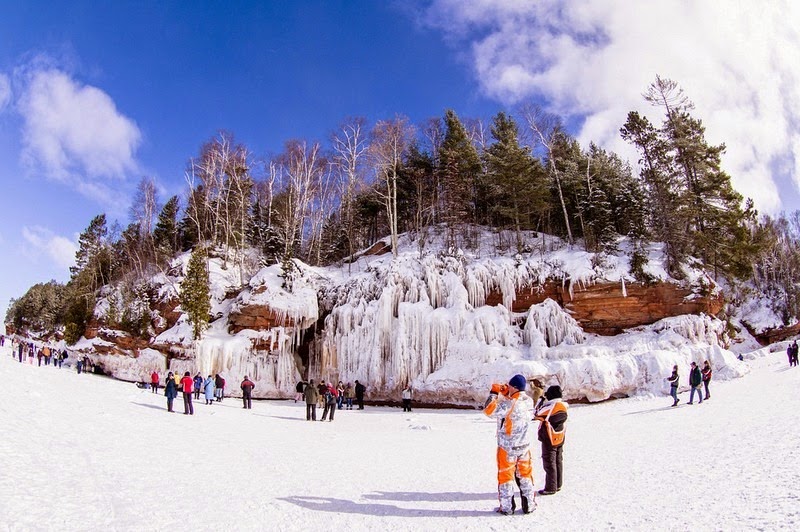 Stunning Ice Formations on Lake Superior Ice Cave Snow Addiction
