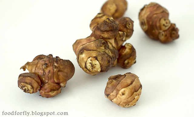 стръкче: Гулия / земна ябълка