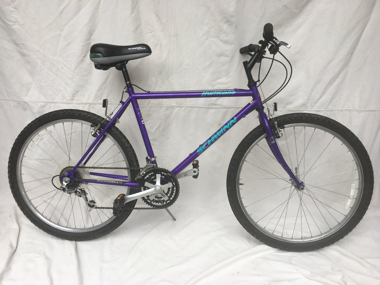 schwinn hurricane 18 speed mountain bike