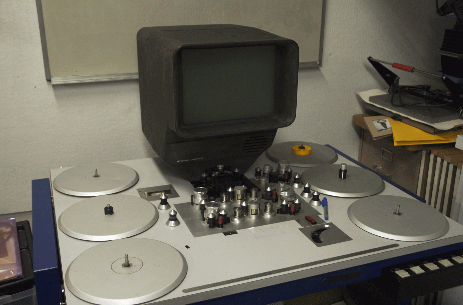 ANYEYE Six Plate Editing Table Arrives at the Institute