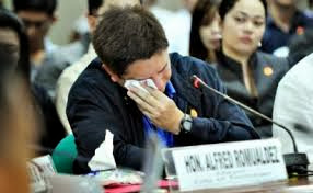 Mayor of Tacloban crying during Congressional hearing