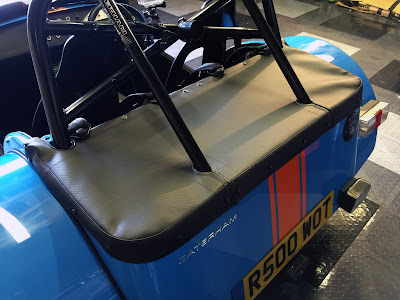 Caterham R500 with new boot cover (without hood sticks)
