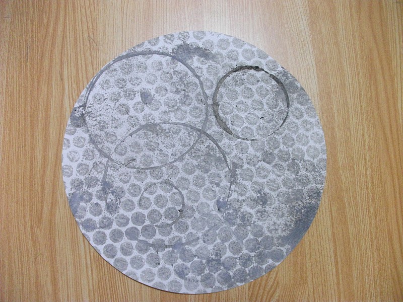 Preschool Crafts for Kids*: Moon with Craters Craft