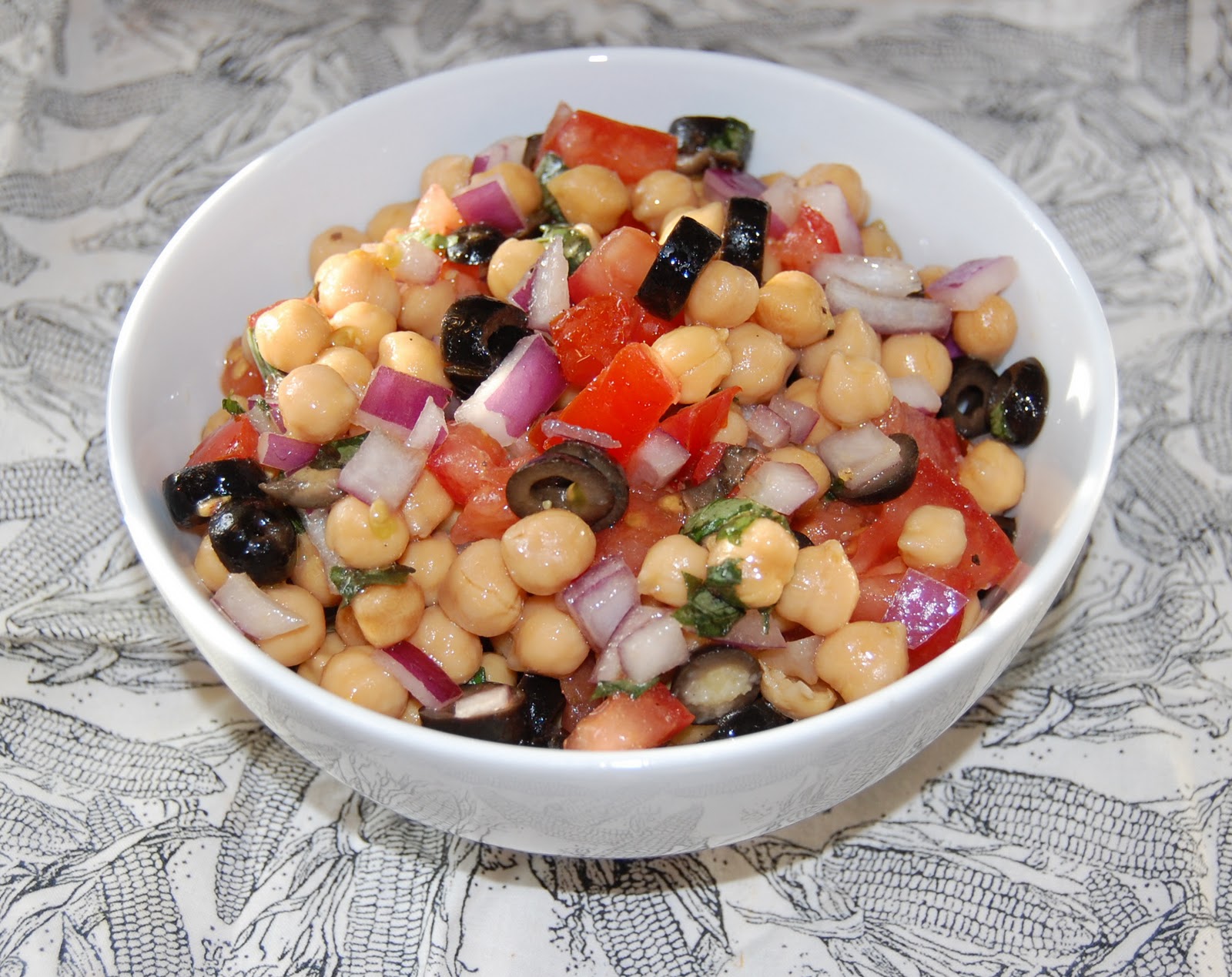 Dyeing for you... New Year's Guilt Free Garbanzo Bean Salad with Olive