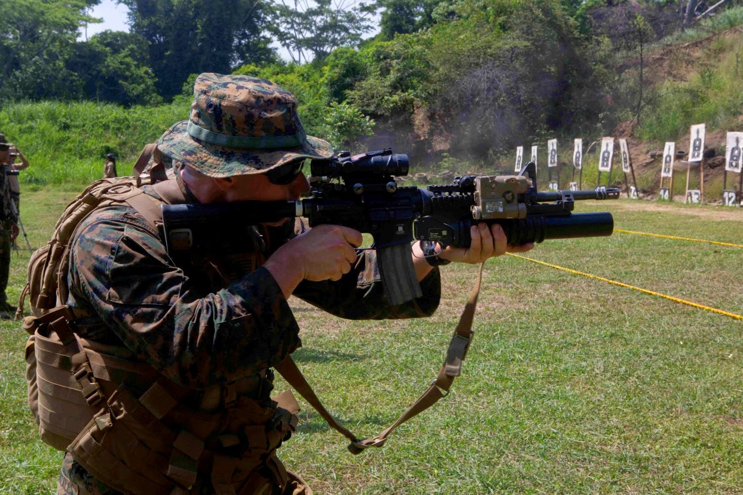Fuerzas armadas de Colombia - Página 7 US+Marines+Colombia+Cove%C3%B1as