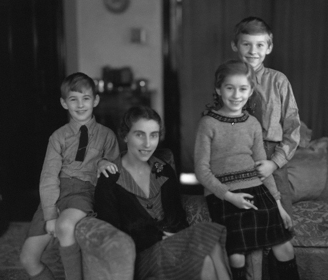 Sleeping Gardens Nobel Laureate Paget Thomson