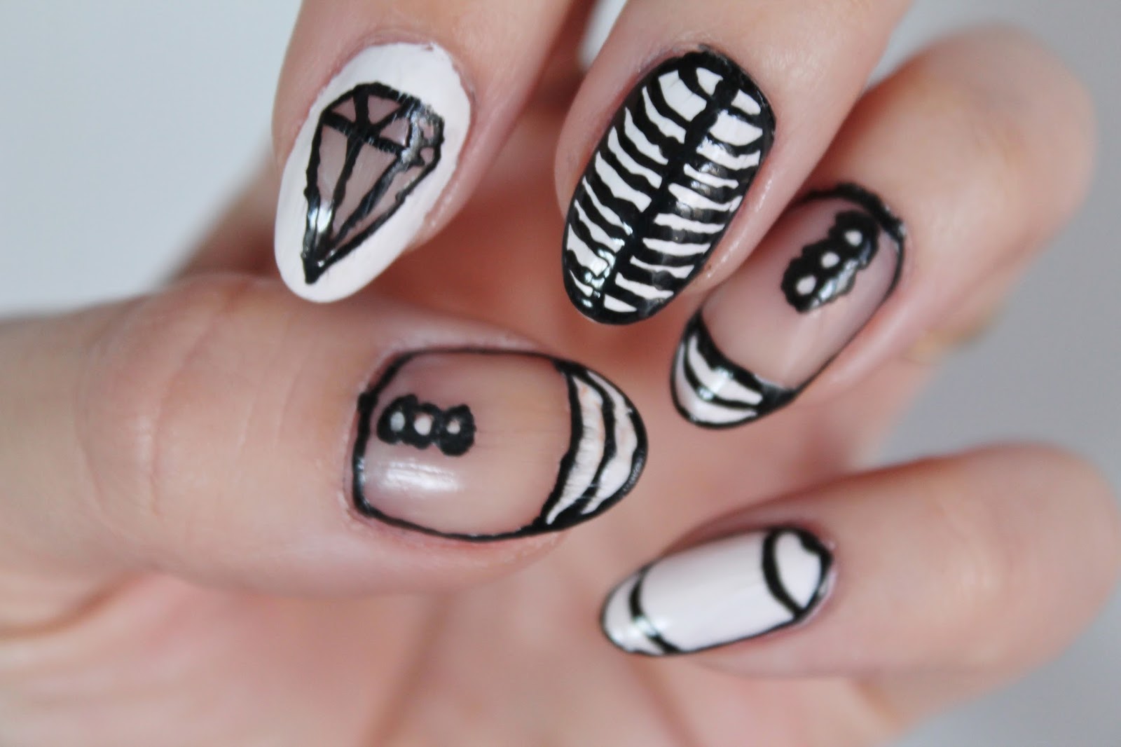 Single Line Nail Art with Negative Space - wide 7