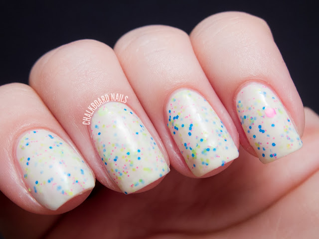 Chalkboard Nails: Pretty and Polished Popples