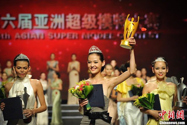 Xin Ray crowned Asian Super Model 2012