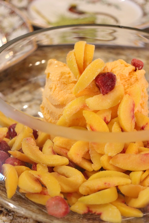 Mama Loves Food! Strawberry Peach Ginger Ale Party Punch Recipe!