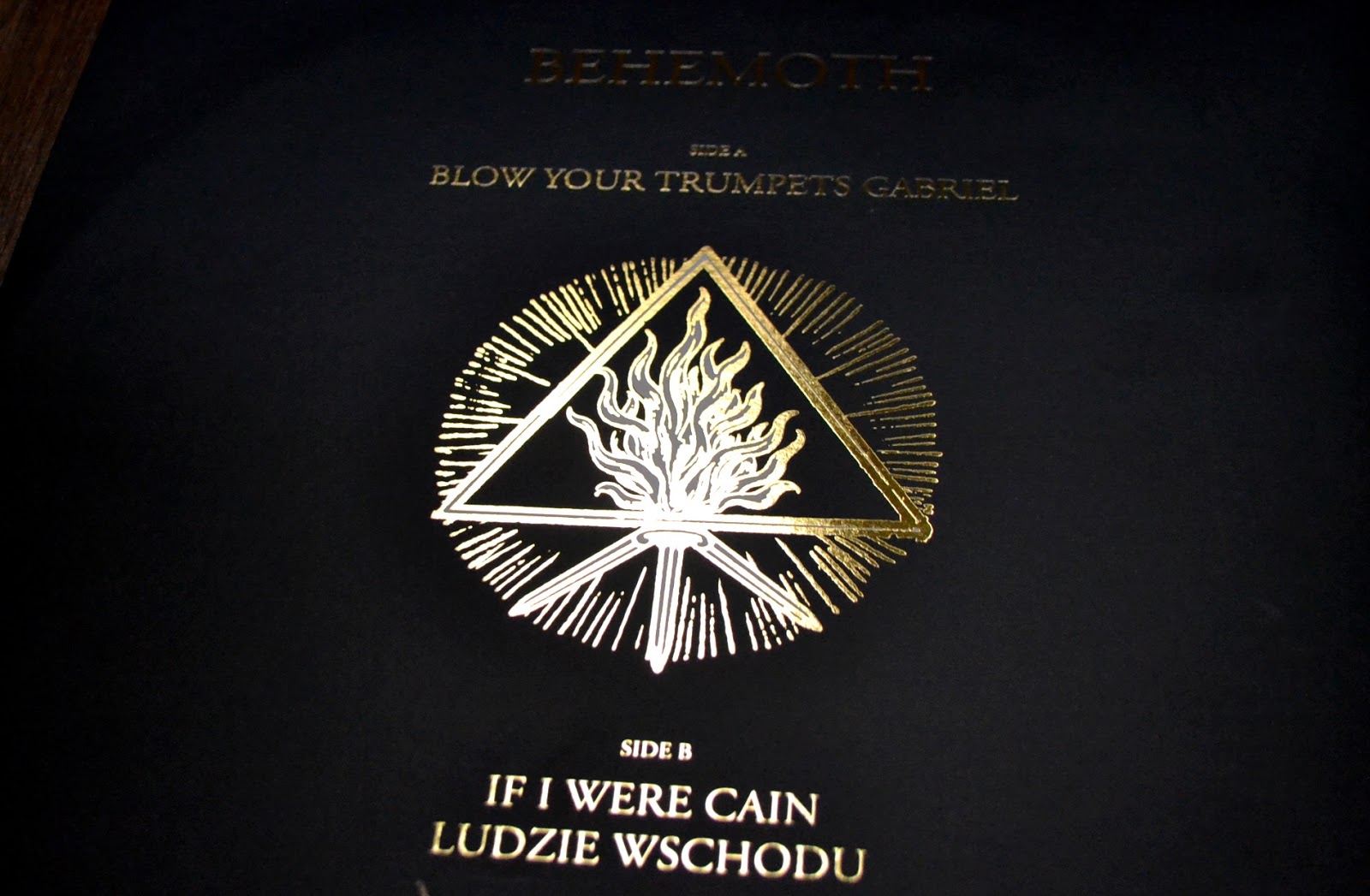 La République Horizontale Blow your trumpets Gabriel