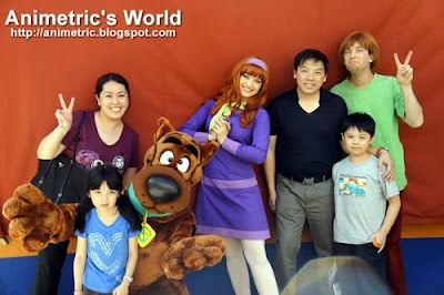Photo op with Scooby Doo and the gang