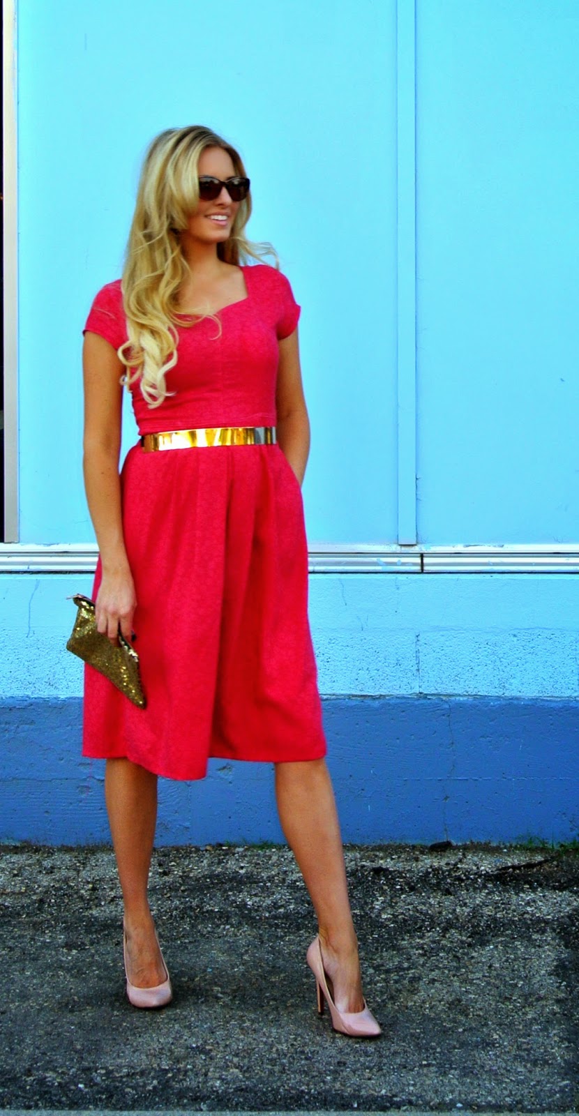 Blog about thrifting and refashioning.  Her entire outfit costs less than $30.Red dress with gold accessories. #tagsthrift