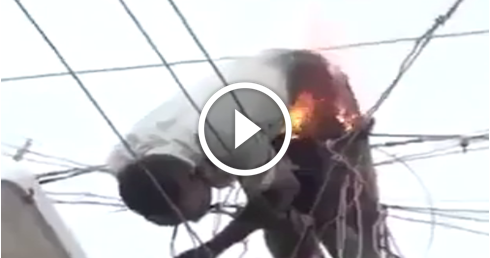 Videos Portal: A Boy Stuck in Electric Wires and Gets Burnt
