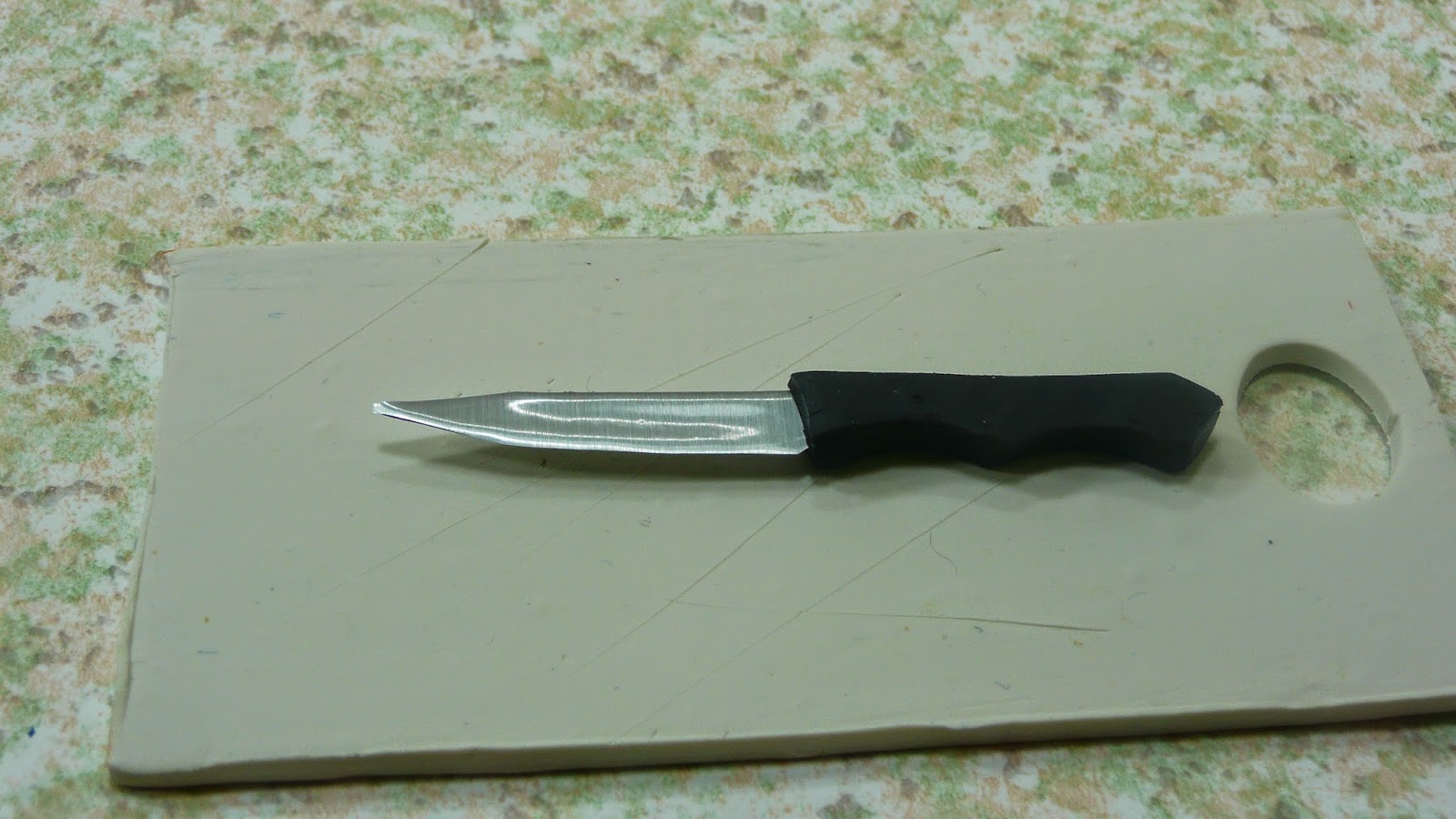 joanne's 18" dolls Knife Experiment