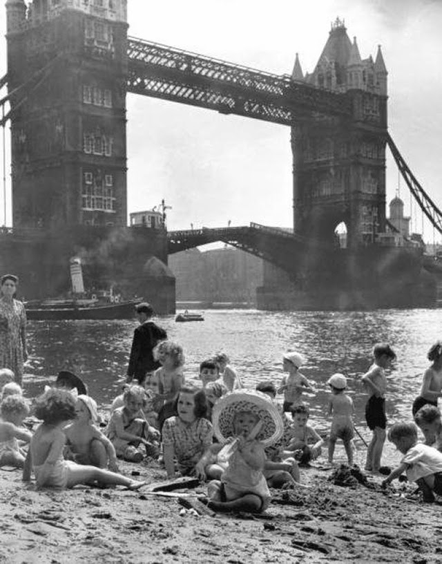 This is What Tower Bridge Looked Like  in 1955 