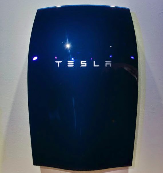 Powerwall: Η Tesla καινοτομεί με ηλιακή μπαταρία για το σπίτι