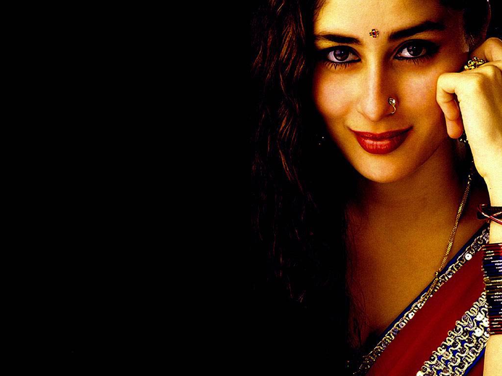 http://3.bp.blogspot.com/-GpLNaC9miMg/UFXgRWtgrlI/AAAAAAAAAoA/pT3ckIkcJA4/s1600/Kareena+Kapoor+HD+Wallpapers+(11).jpg