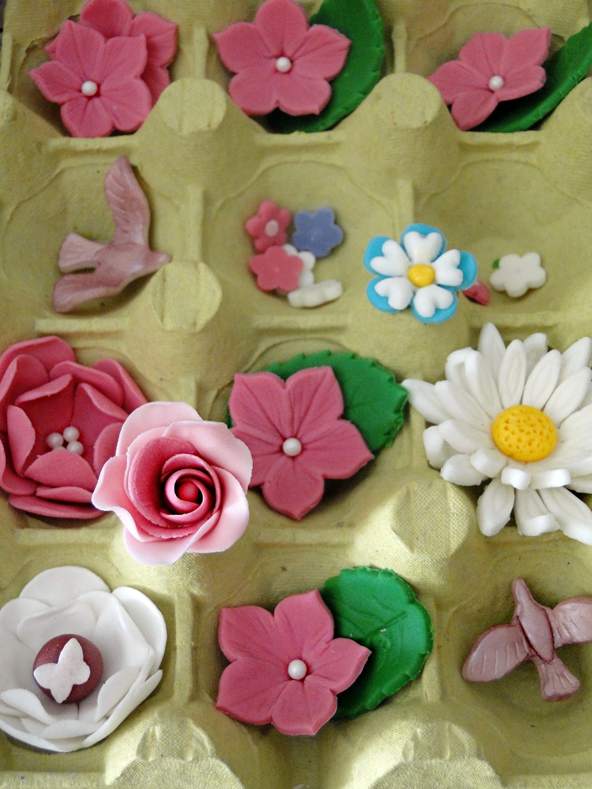Galletas, tartas y cupcakes zaragoza ¿FUTUROS? TALLERES DE CUPCAKES FLORALES EN ZARAGOZA
