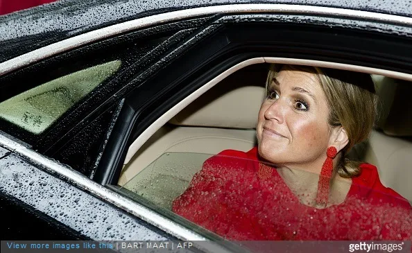 Dutch Queen Maxima arrives to attend the 10-year jubilee of the Foundation Vier het Leven (Celebrate Life) on May 3, 2015 in Amsterdam.The foundation is committed to elderly people and volunteers take them out to theatre, concert or movie.