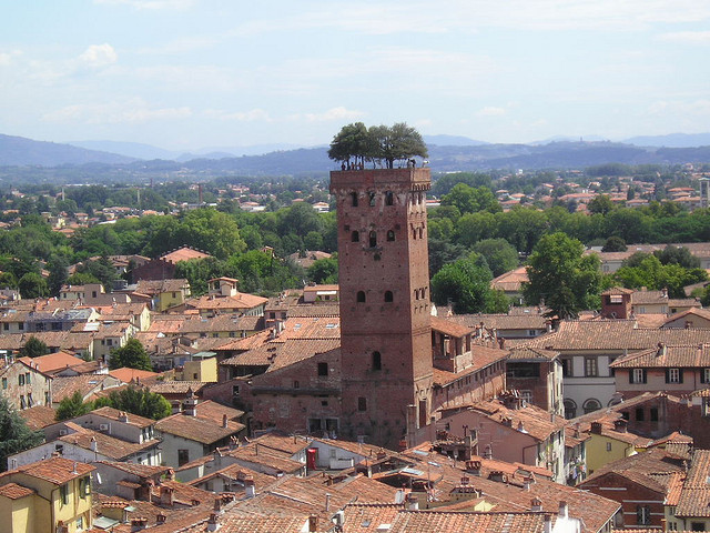 Torre+Guinigi+Tower+Lucca+Tuscany+Italy+2.jpg