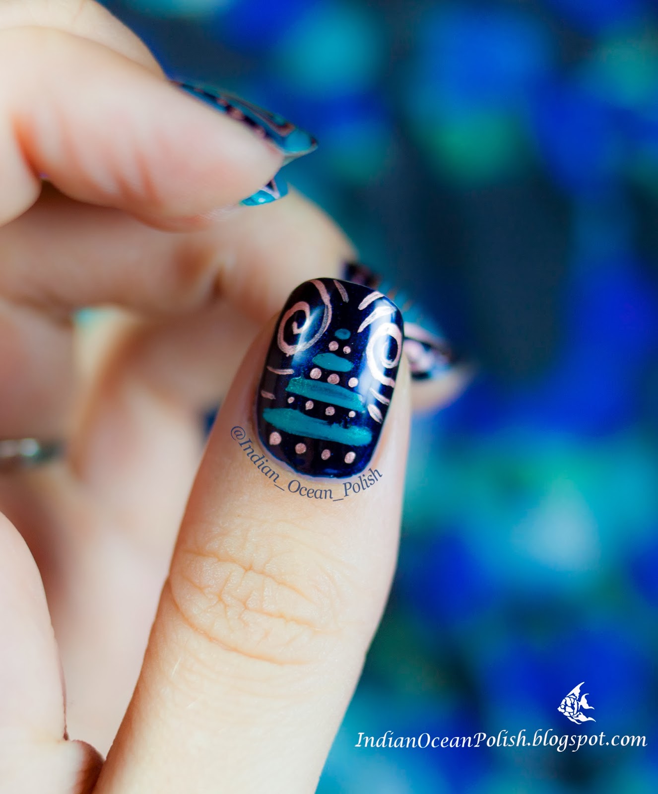 Indian Ocean Polish: Christmas 2013 Nail Art Ideas: Simple and Not So
