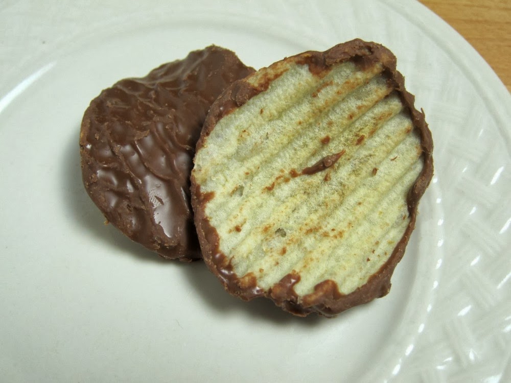 Review Frito Lay's Milk ChocolateDipped Wavy Lay's Potato Chips