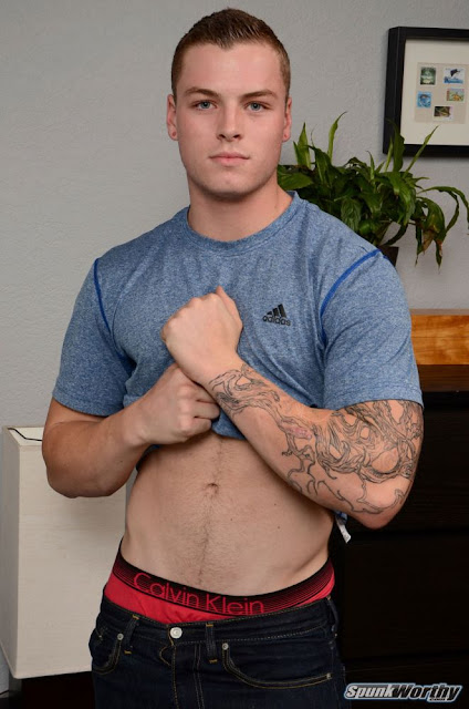 desnudo, gay, Hombre, Homoerotico, Homosexual, Lucas, miembro viril, modelo, pornstar, rubio/güero, stripper, tatuado, 