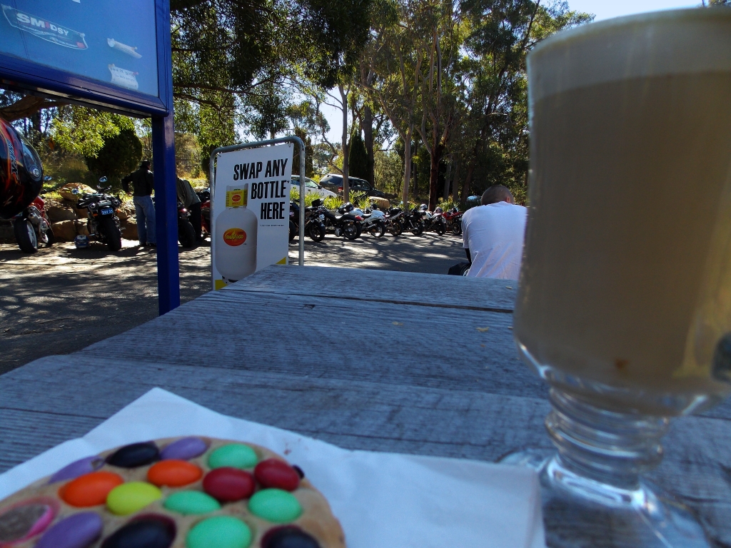 "New cafe" on Old Pacific Highway. 1024xOld+Road+Cafe+ride+032