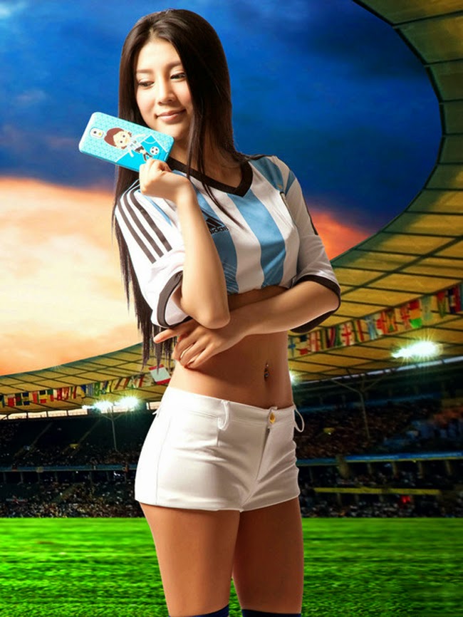 Dàn mỹ nhân sexy chào đón World Cup cùng vỏ smartphone 