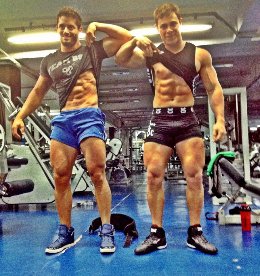 Te Pego No Badoo LEO STRONDA muito gostoso