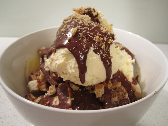 snickers sundae