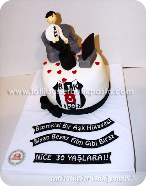 tatlı düşler butik pasta FUTBOL FANATİĞİ EŞE DOĞUMGÜNÜ PASTASI