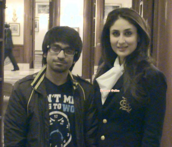 Celeb Real Life Pics: Kareena Kapoor With Fans - FamousCelebrityPicture.com - Famous Celebrity Picture 
