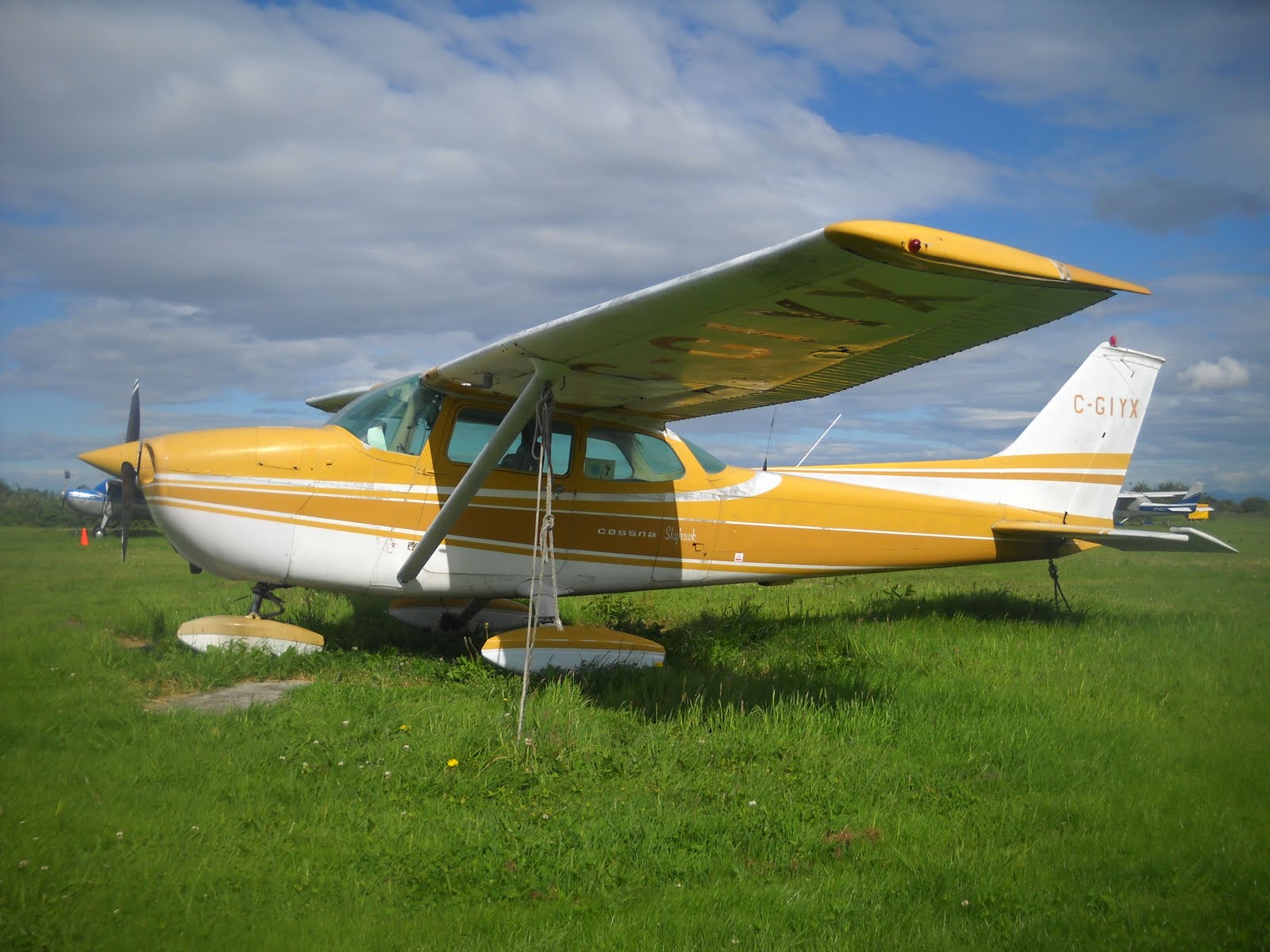 WORDS & WINGS 1972 Cessna 172L Skyhawk, c/n 17260104, CGIYX