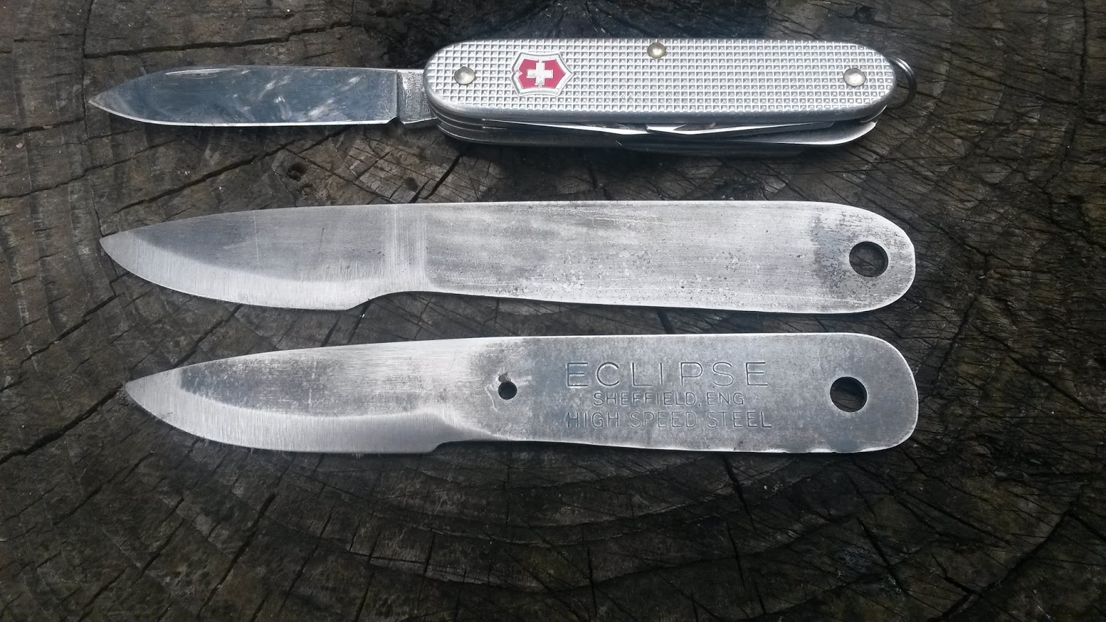 BUZZARD BUSHCRAFT Hacksaw Blade Neck Knives