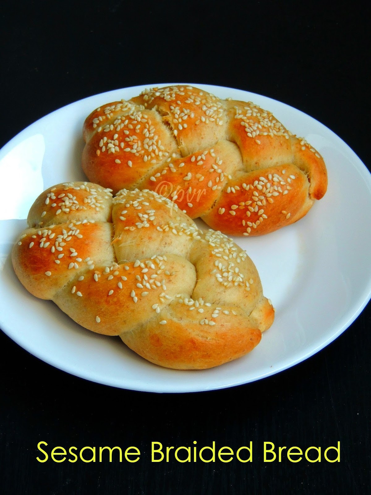 Sesame Braided bread rolls