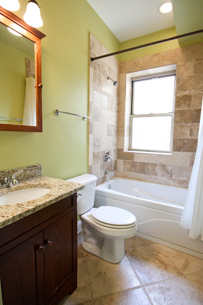 The Chicago Real Estate Local New for Sale A contemporary Ravenswood condo for 299,000