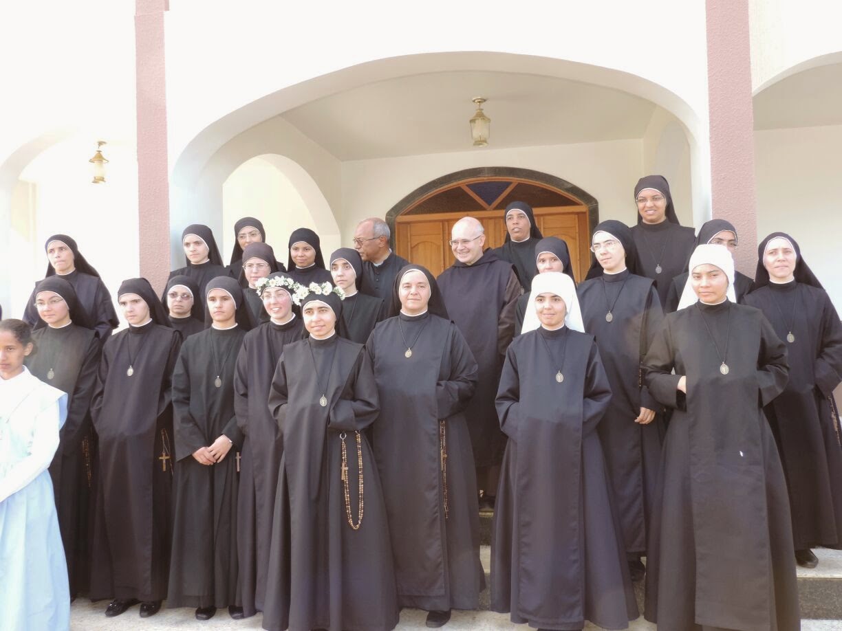 Reconquista Profession religieuse de deux soeurs de l'Institut Notre