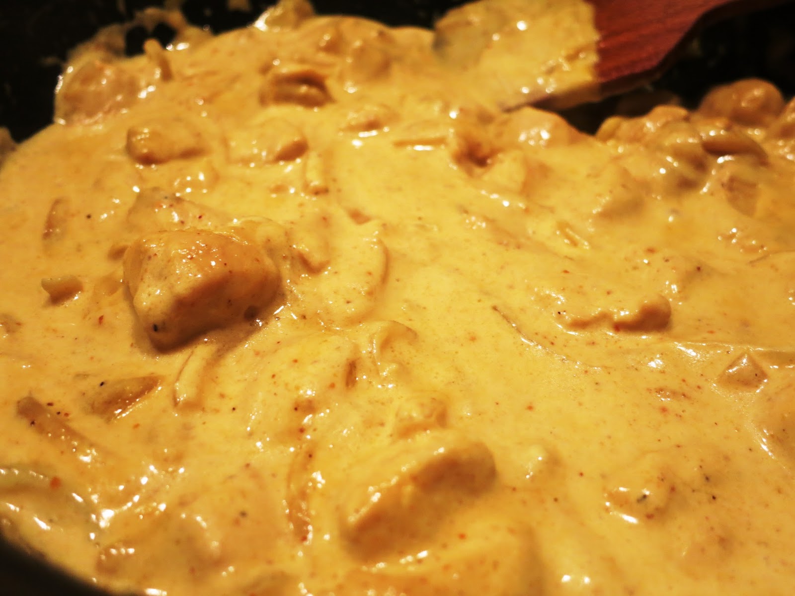 Cuisine solo Dinde à la sauce satay & lait de coco